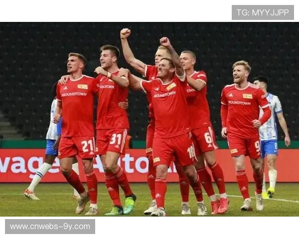 升班马圣保利主场迎战柏林联合，德比战火药味十足